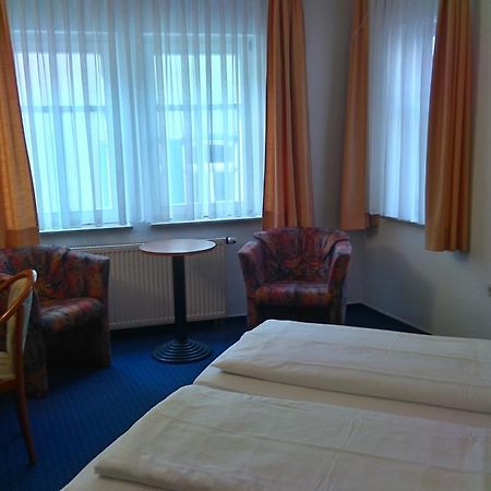 ורטהיים Hotel Loewensteiner Hof Haus Am Neuplatz מראה חיצוני תמונה
