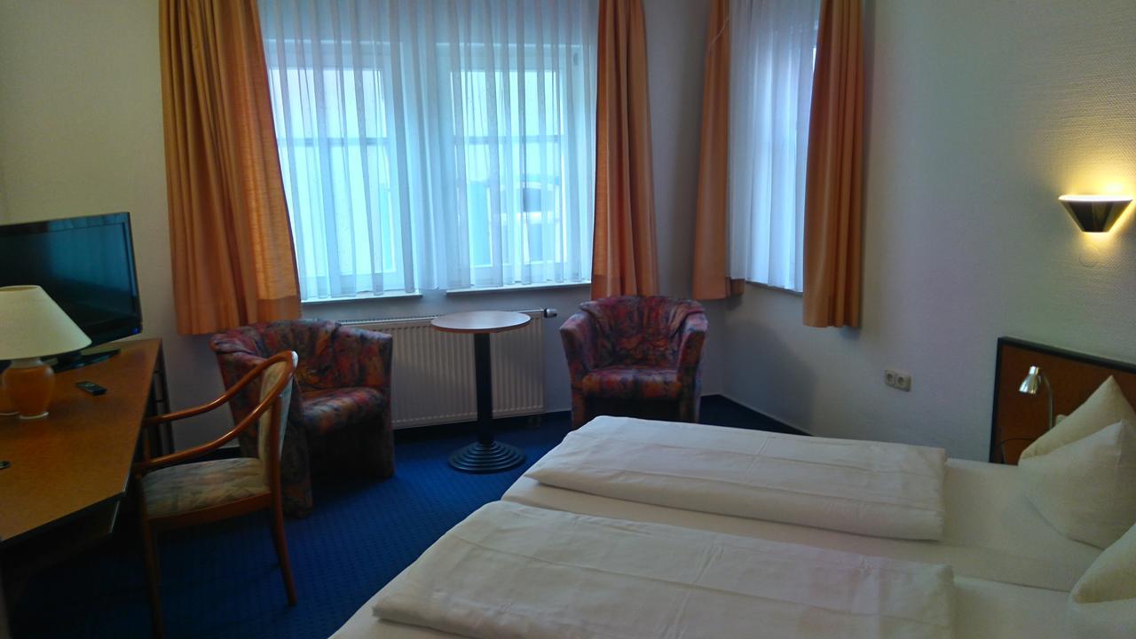 ורטהיים Hotel Loewensteiner Hof Haus Am Neuplatz מראה חיצוני תמונה