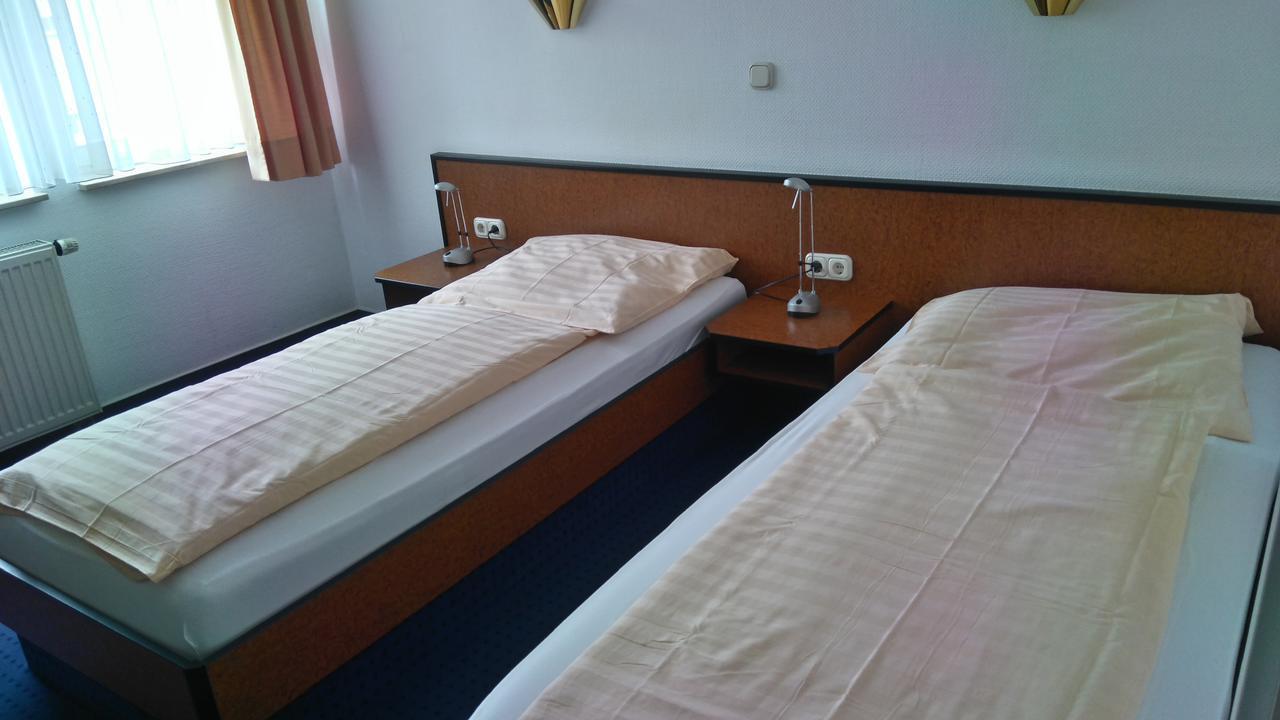 ורטהיים Hotel Loewensteiner Hof Haus Am Neuplatz מראה חיצוני תמונה