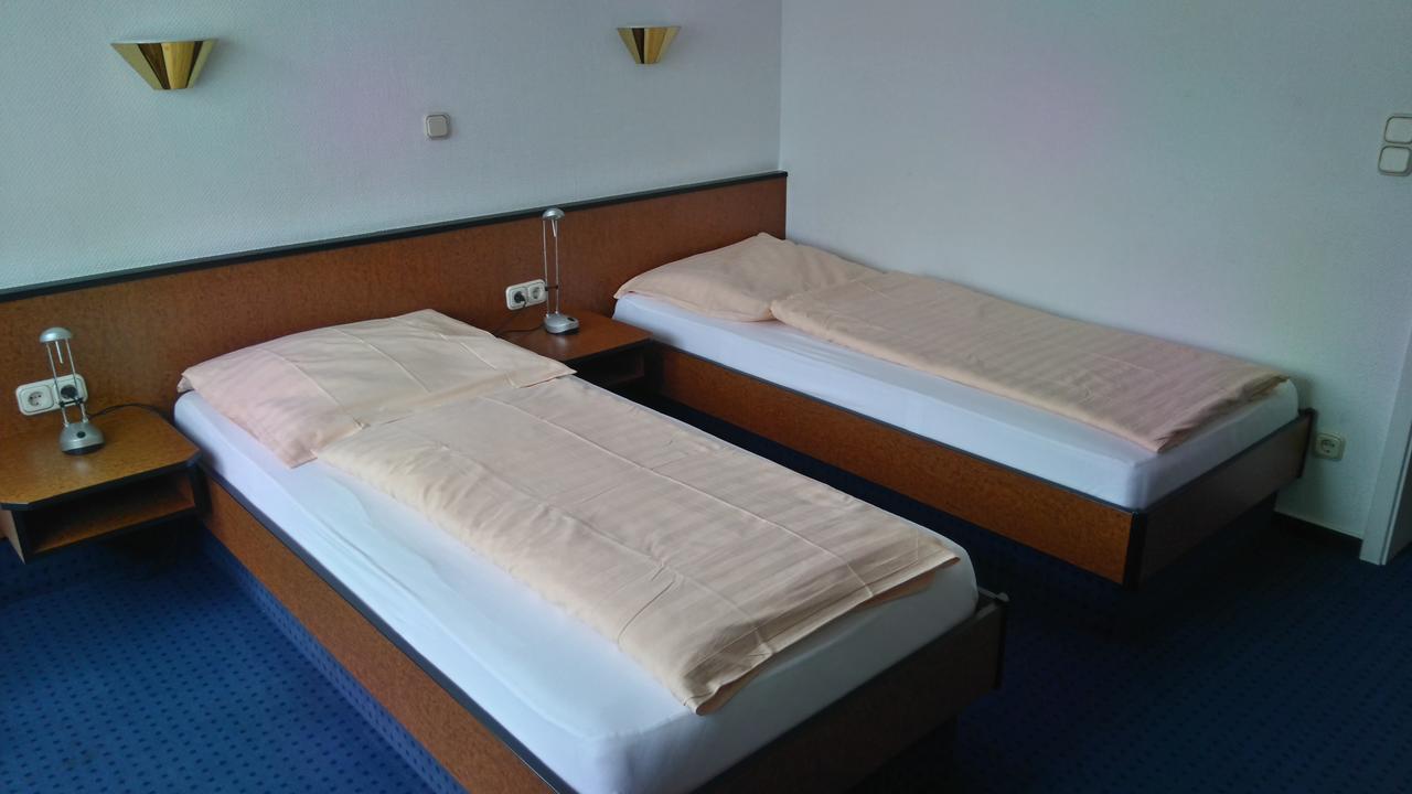 ורטהיים Hotel Loewensteiner Hof Haus Am Neuplatz מראה חיצוני תמונה