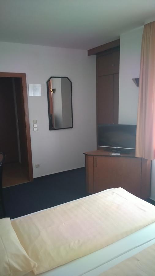 ורטהיים Hotel Loewensteiner Hof Haus Am Neuplatz מראה חיצוני תמונה